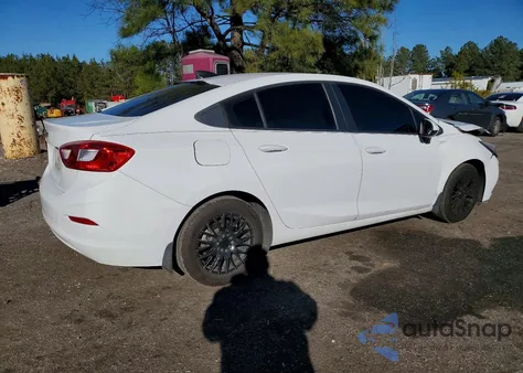 2017 Chevrolet Cruze Ls z USA, uszkodzony, nr VIN 1G1BC5SM0H7204855